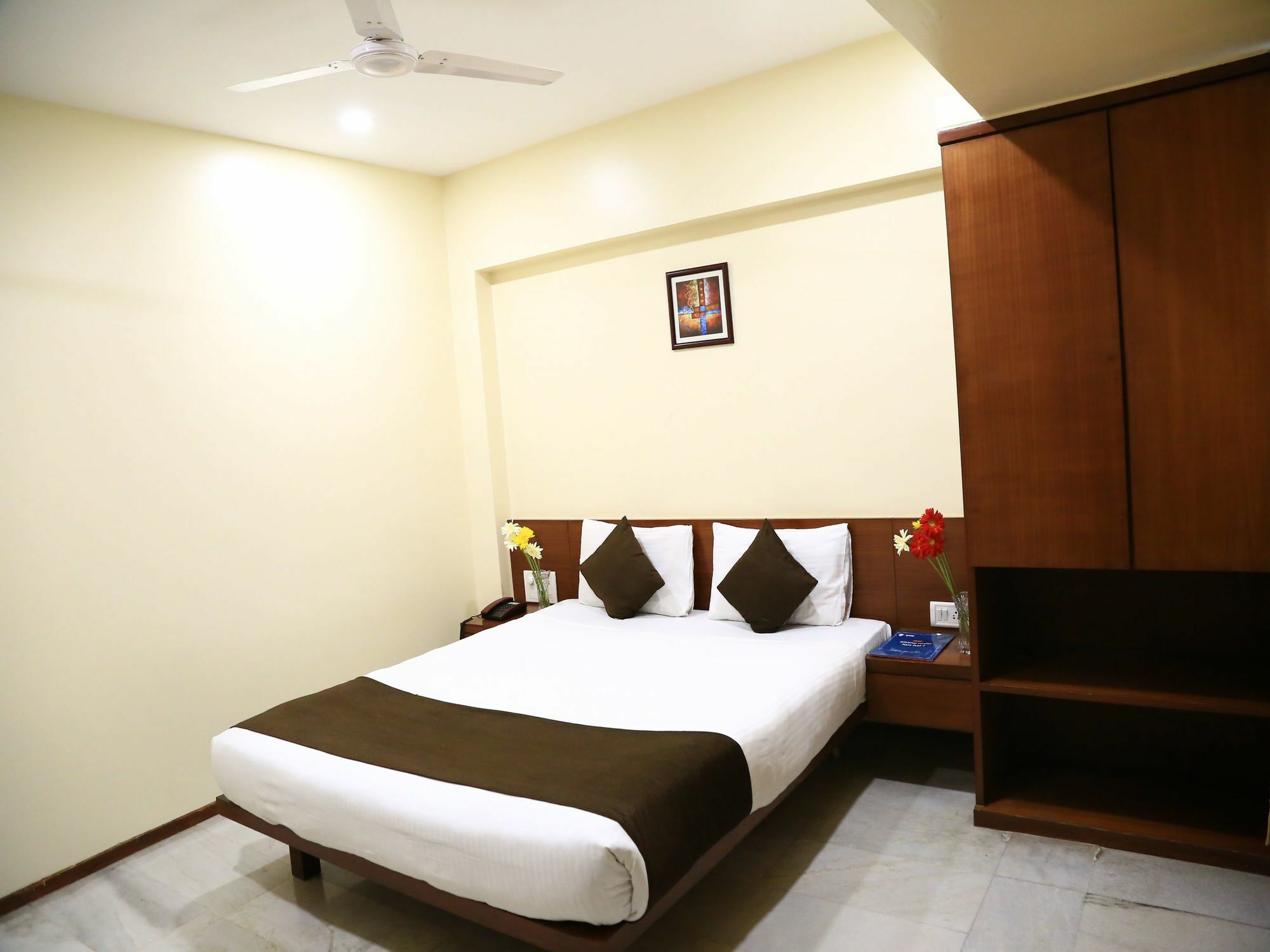 Oyo 13771 Executive Residency Otel Pune Dış mekan fotoğraf